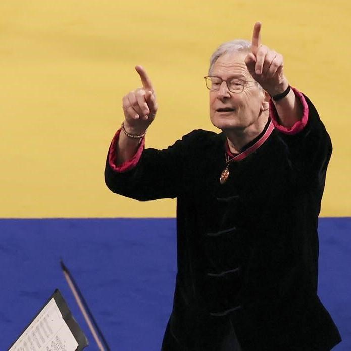 Conductor John Eliot Gardiner quits the choir and orchestra he founded after musician assault claim